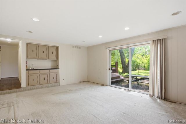 4259 Savoie Trail, West Bloomfield, MI 48323