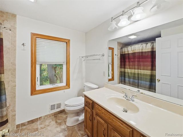 4259 Savoie Trail, West Bloomfield, MI 48323