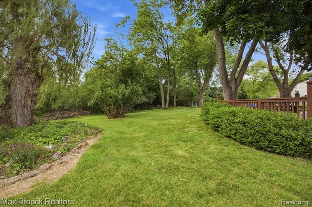 4259 Savoie Trail, West Bloomfield, MI 48323