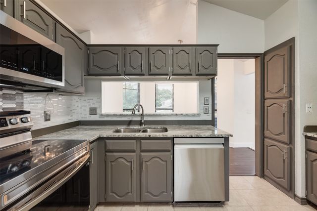 17490 Meandering Way 202, Dallas, TX 75252