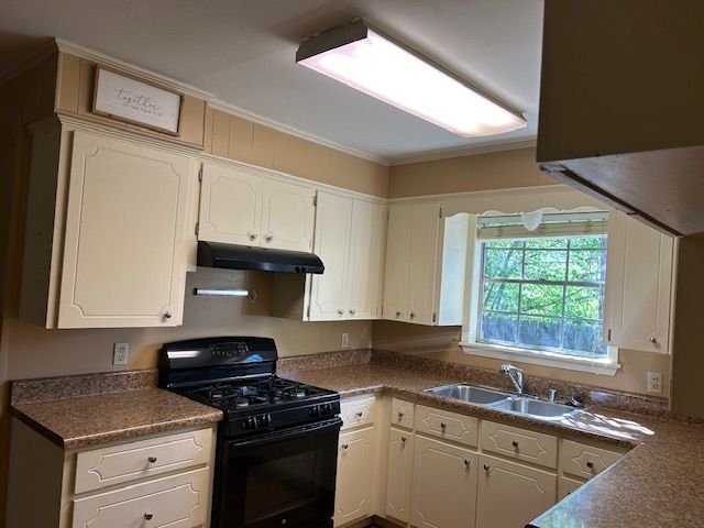 801 W 17th Terrace, Russellville, AR 72801