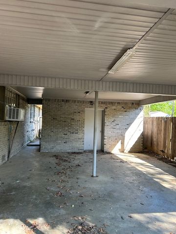 801 W 17th Terrace, Russellville, AR 72801