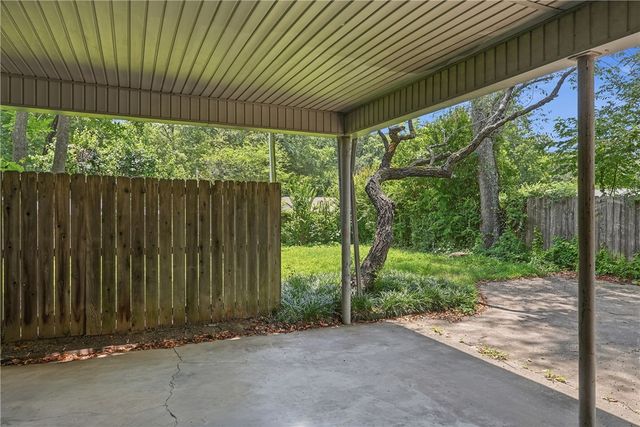 801 W 17th Terrace, Russellville, AR 72801