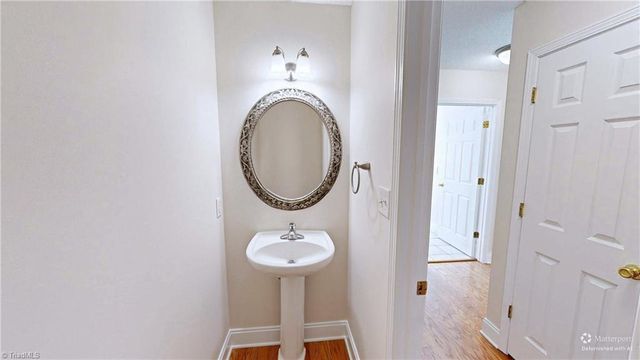 3879 WOOD Avenue, Archdale, NC 27263