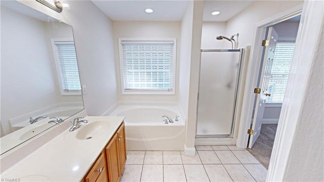 3879 WOOD Avenue, Archdale, NC 27263