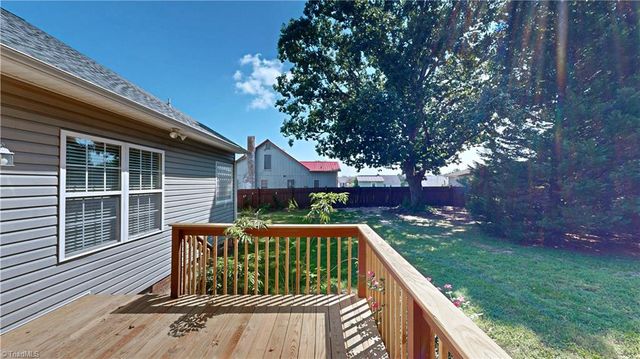3879 WOOD Avenue, Archdale, NC 27263