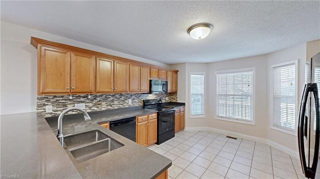 3879 WOOD Avenue, Archdale, NC 27263