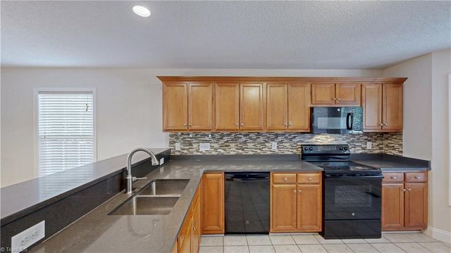3879 WOOD Avenue, Archdale, NC 27263
