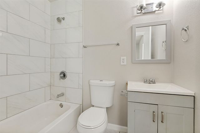3221 Ridgeview Circle, Irving, TX 75062