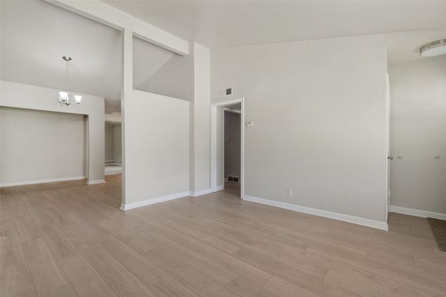 3221 Ridgeview Circle, Irving, TX 75062