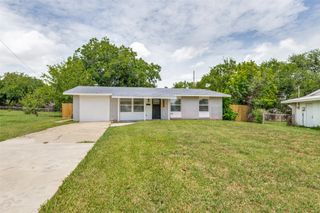 3221 Ridgeview Circle, Irving, TX 75062