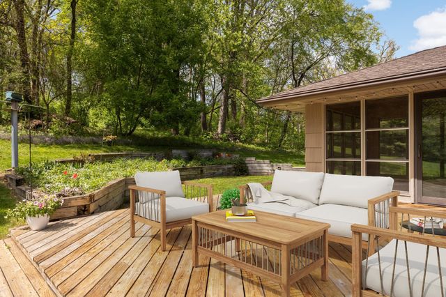 805 Kingsview Lane N, Plymouth, MN 55447