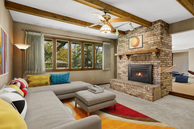 805 Kingsview Lane N, Plymouth, MN 55447