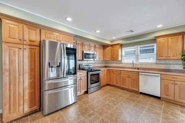 4312 Ava Road, Bethpage, NY 11714