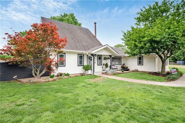 1824 N Pershing Street, Fayetteville, AR 72704