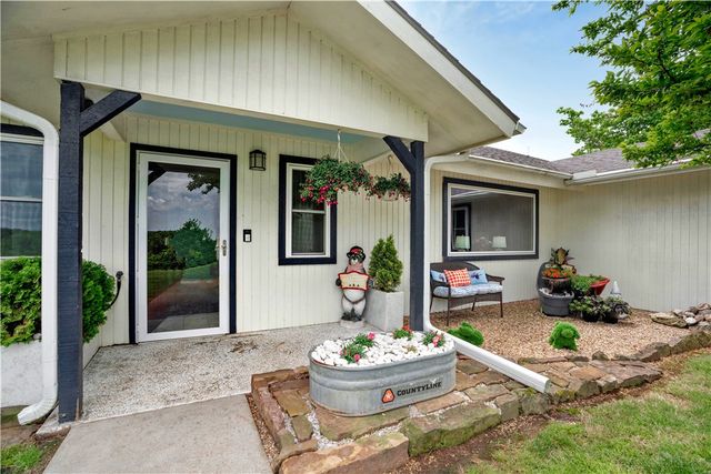 1824 N Pershing Street, Fayetteville, AR 72704