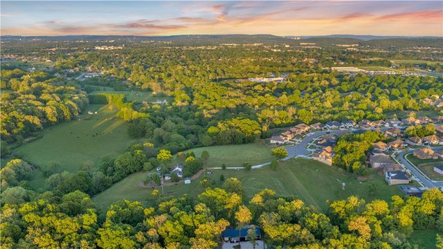1824 N Pershing Street, Fayetteville, AR 72704