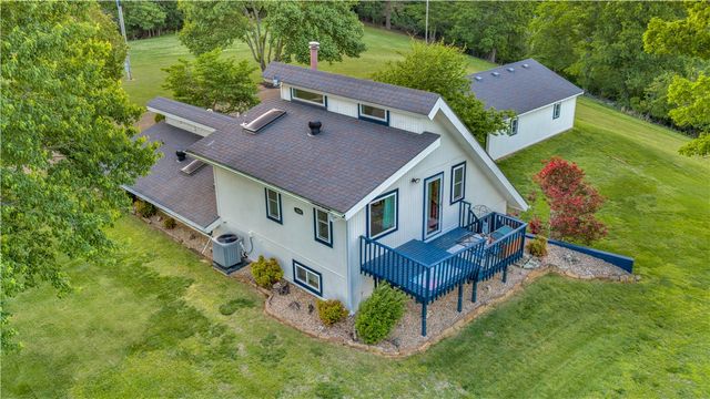 1824 N Pershing Street, Fayetteville, AR 72704