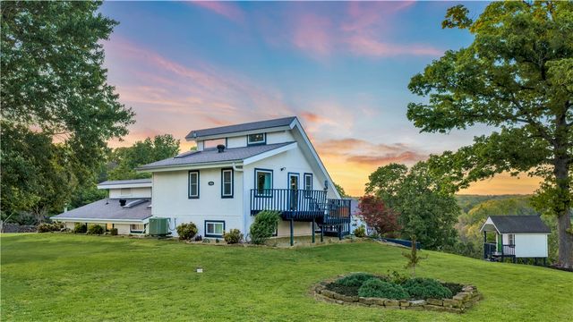1824 N Pershing Street, Fayetteville, AR 72704