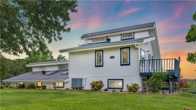 1824 N Pershing Street, Fayetteville, AR 72704