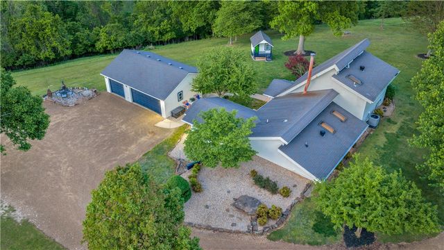 1824 N Pershing Street, Fayetteville, AR 72704