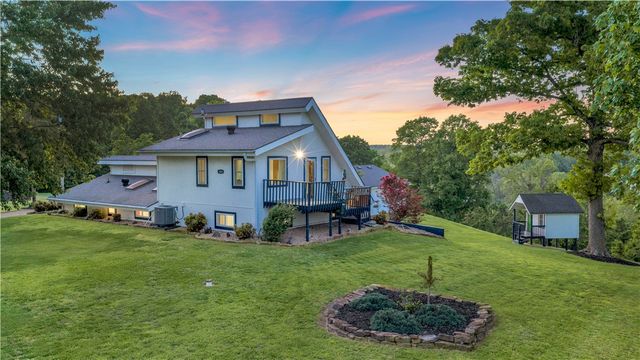 1824 N Pershing Street, Fayetteville, AR 72704
