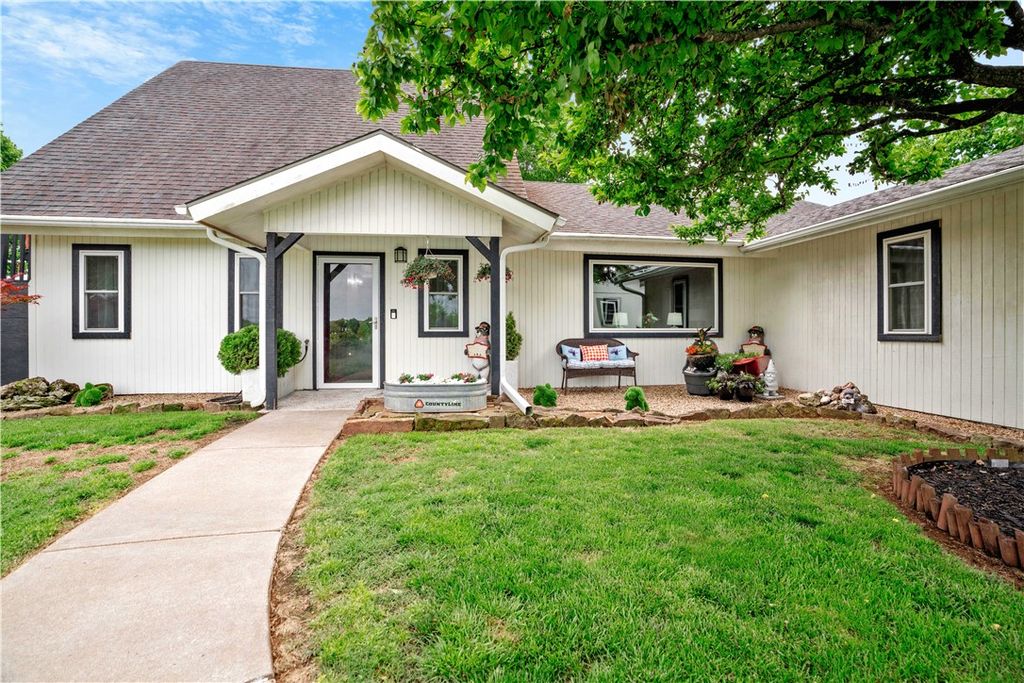 1824 N Pershing Street, Fayetteville, AR 72704