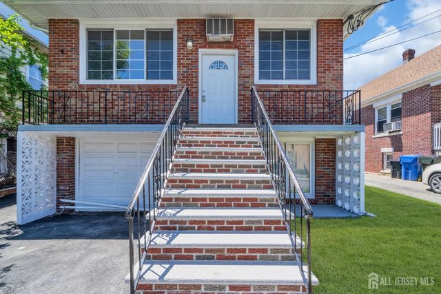 287 E Smith Street E, Woodbridge Proper, NJ 07095