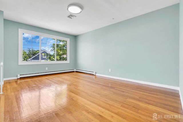 287 E Smith Street E, Woodbridge Proper, NJ 07095