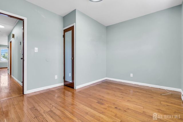 287 E Smith Street E, Woodbridge Proper, NJ 07095