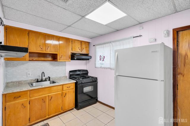 287 E Smith Street E, Woodbridge Proper, NJ 07095