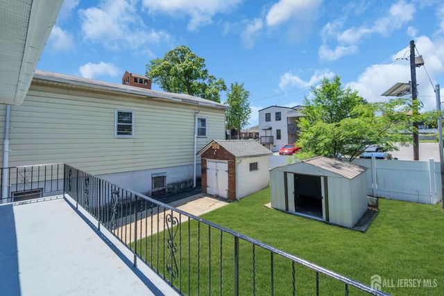287 E Smith Street E, Woodbridge Proper, NJ 07095