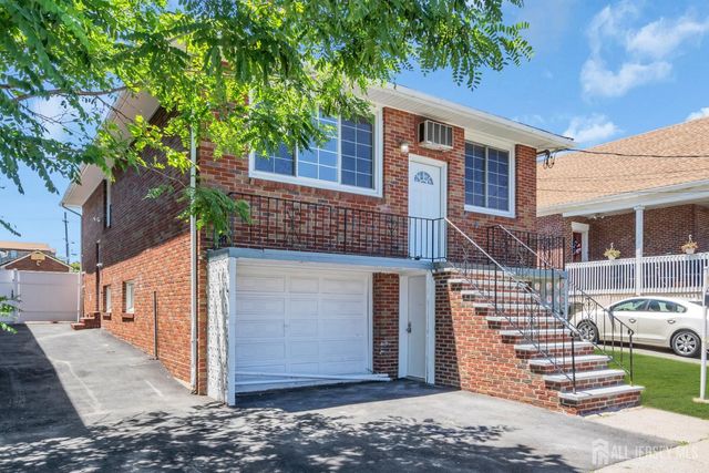 287 E Smith Street E, Woodbridge Proper, NJ 07095