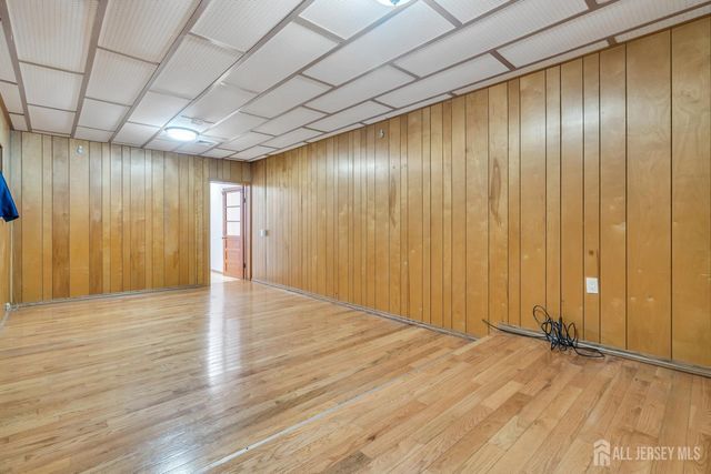 287 E Smith Street E, Woodbridge Proper, NJ 07095