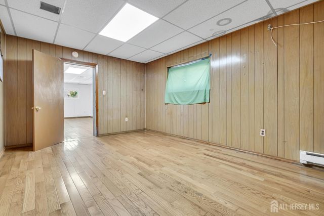 287 E Smith Street E, Woodbridge Proper, NJ 07095