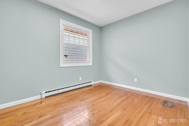 287 E Smith Street E, Woodbridge Proper, NJ 07095