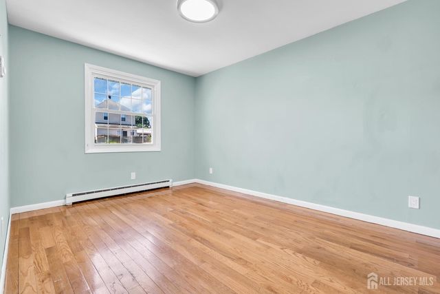 287 E Smith Street E, Woodbridge Proper, NJ 07095