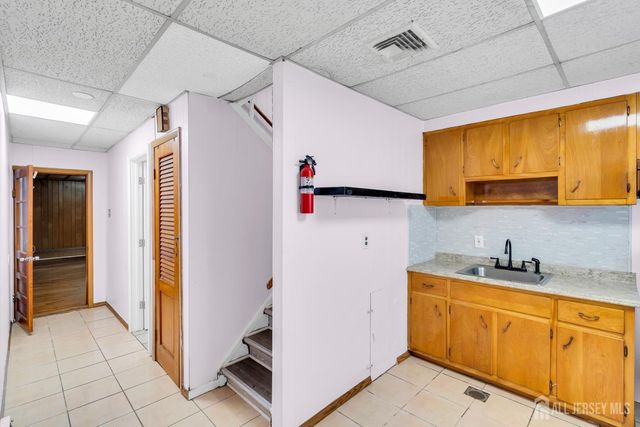 287 E Smith Street E, Woodbridge Proper, NJ 07095