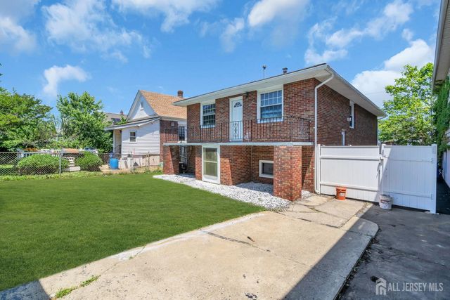 287 E Smith Street E, Woodbridge Proper, NJ 07095