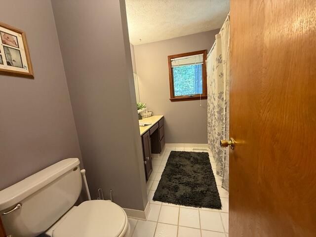 6412 E Higgins Lake Drive, Roscommon, MI 48653