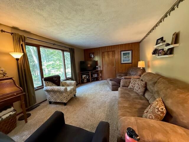 6412 E Higgins Lake Drive, Roscommon, MI 48653