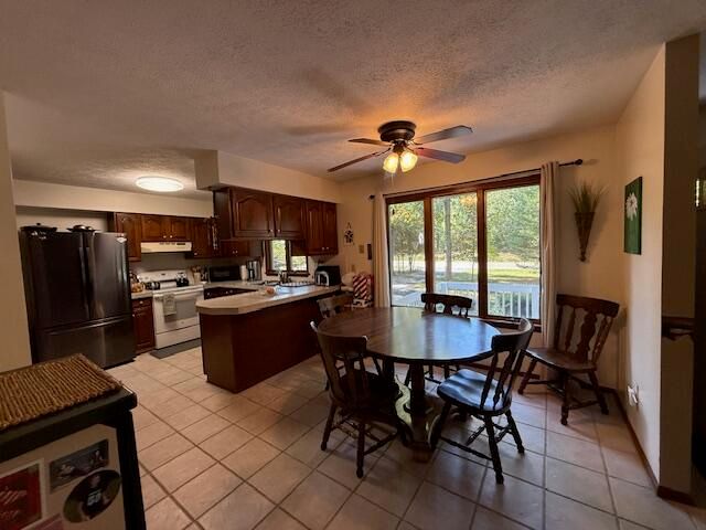 6412 E Higgins Lake Drive, Roscommon, MI 48653