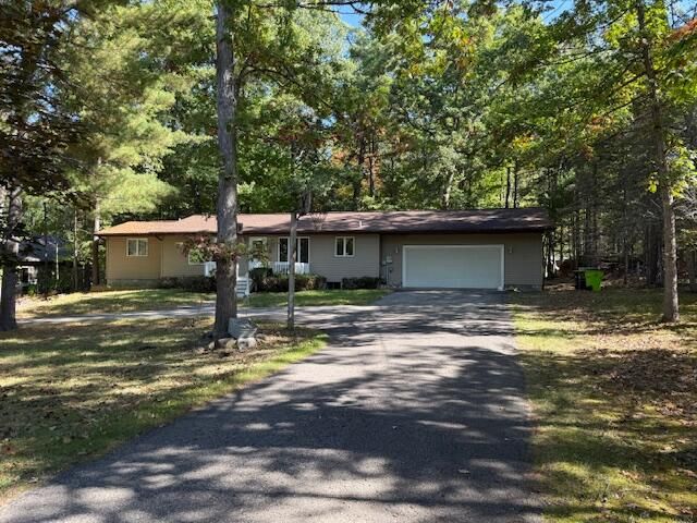 6412 E Higgins Lake Drive, Roscommon, MI 48653