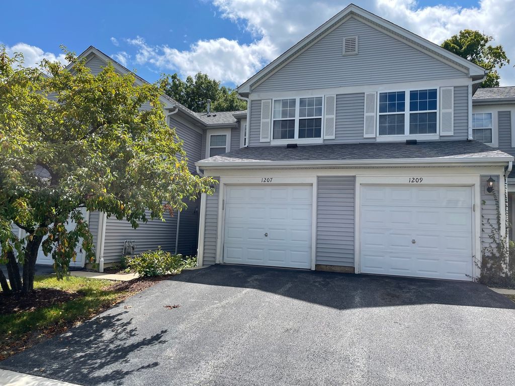 1207 Brookdale Drive, Carpentersville, IL 60110