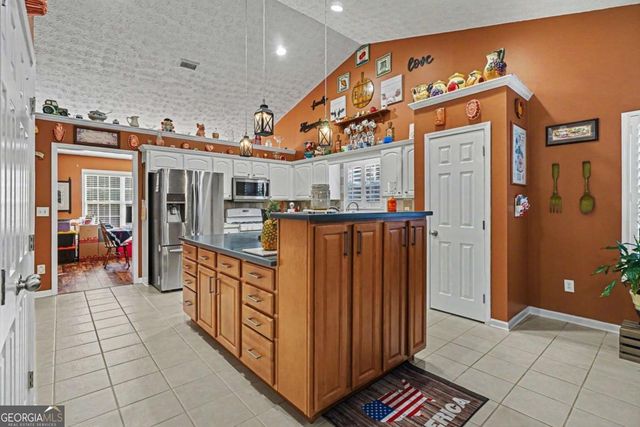 1405 Shiloh Oak Drive, Loganville, GA 30052