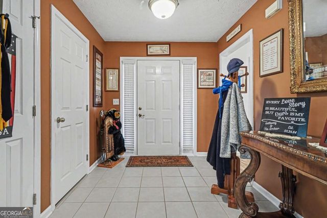 1405 Shiloh Oak Drive, Loganville, GA 30052