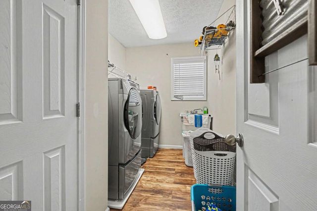 1405 Shiloh Oak Drive, Loganville, GA 30052