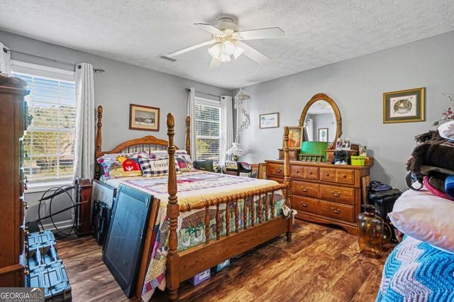 1405 Shiloh Oak Drive, Loganville, GA 30052