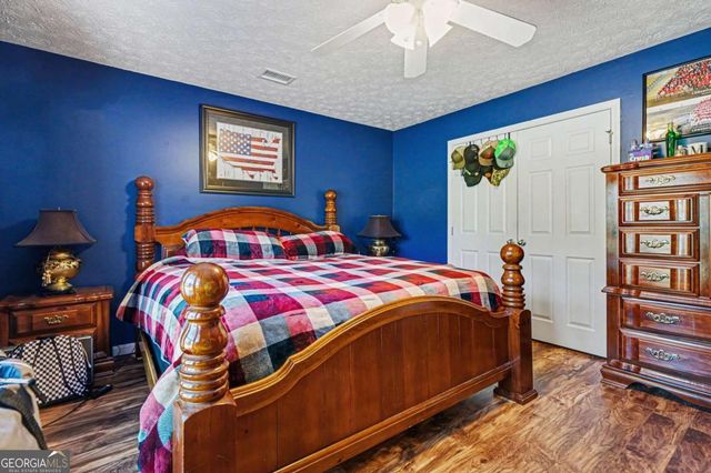 1405 Shiloh Oak Drive, Loganville, GA 30052