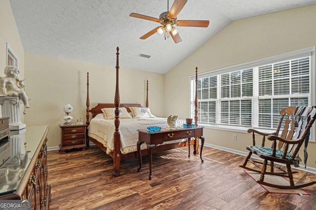 1405 Shiloh Oak Drive, Loganville, GA 30052